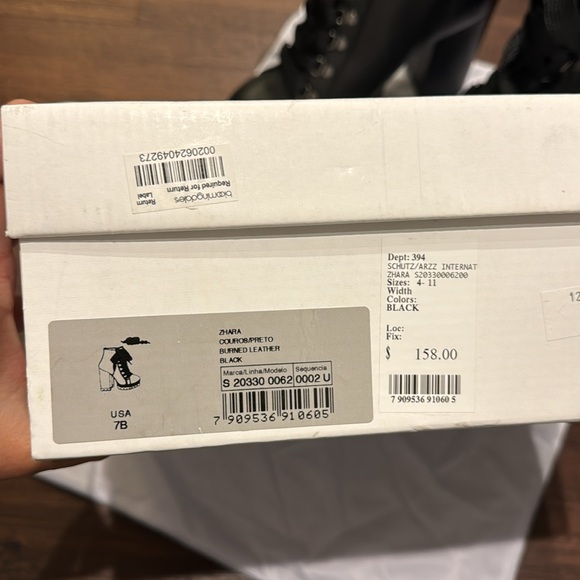 Schutz NWT Zhara Burned Leather Black Lace Boots with block heel & extra laces. - Picture 7 of 8